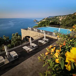 Dominio Mare & Resort Bergeggi